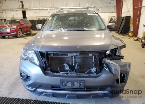 2017 Nissan Pathfinder S z USA, uszkodzony, nr VIN 5N1DR2MM2HC693563